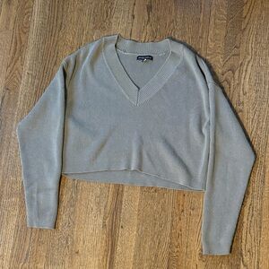 Kendall & Kylie V-Neck Sweater in Gray-Brown